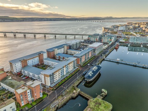 View Full Details for 10D, South Victoria Dock Road, Dundee