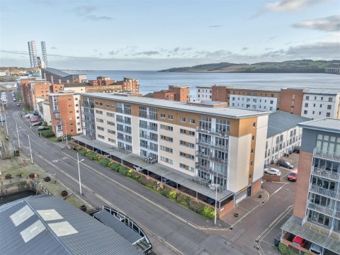 View Full Details for 8T, South Victoria Dock Road, Dundee