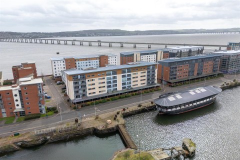 View Full Details for 8T, South Victoria Dock Road, Dundee