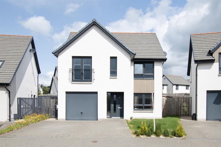 6, Grayburn Place, Dundee