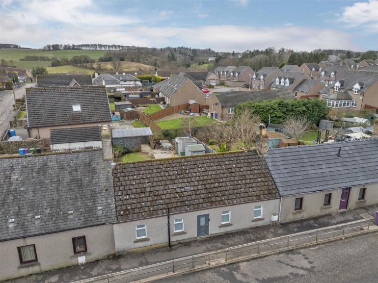 27, East Hemming Street, Letham