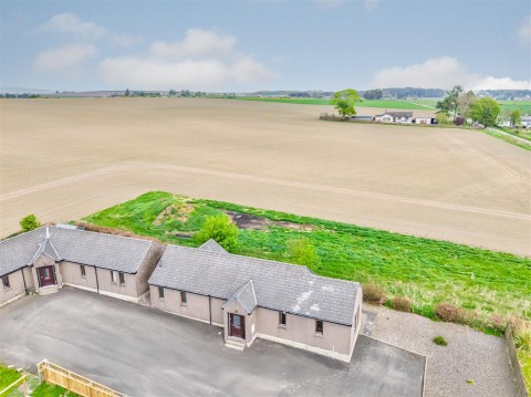 View Full Details for 2 Westcroft Cottages, Carmyllie