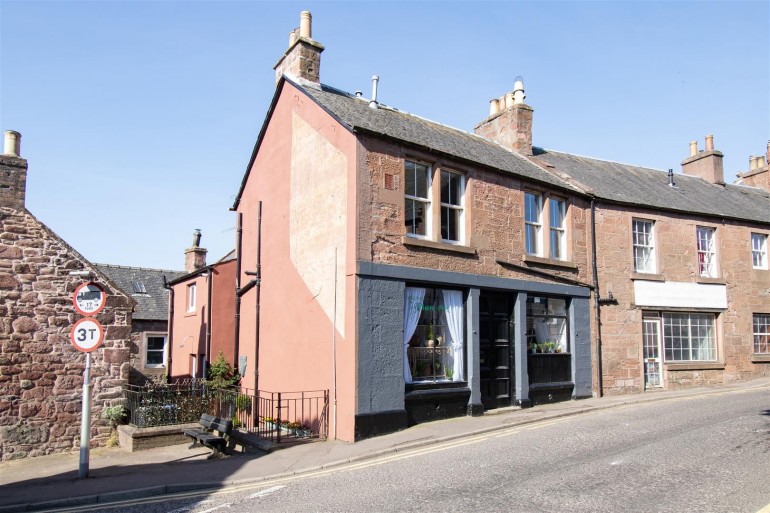 34, Glengate, Kirriemuir