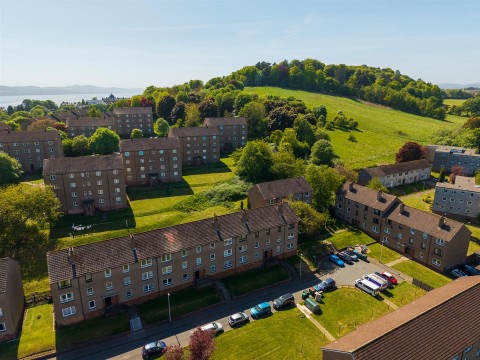 View Full Details for 2/L, 8, Loganlee Terrace, Dundee