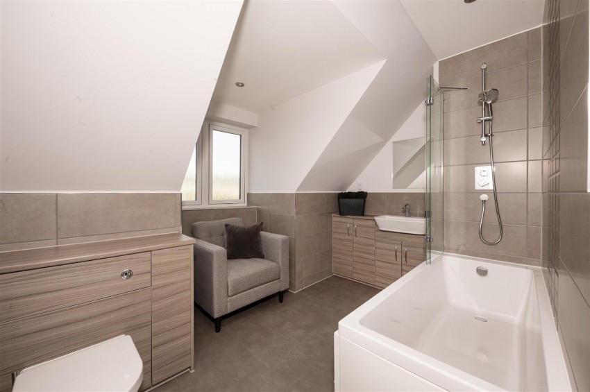 Images for Grayhaugh Wynd, Dundee