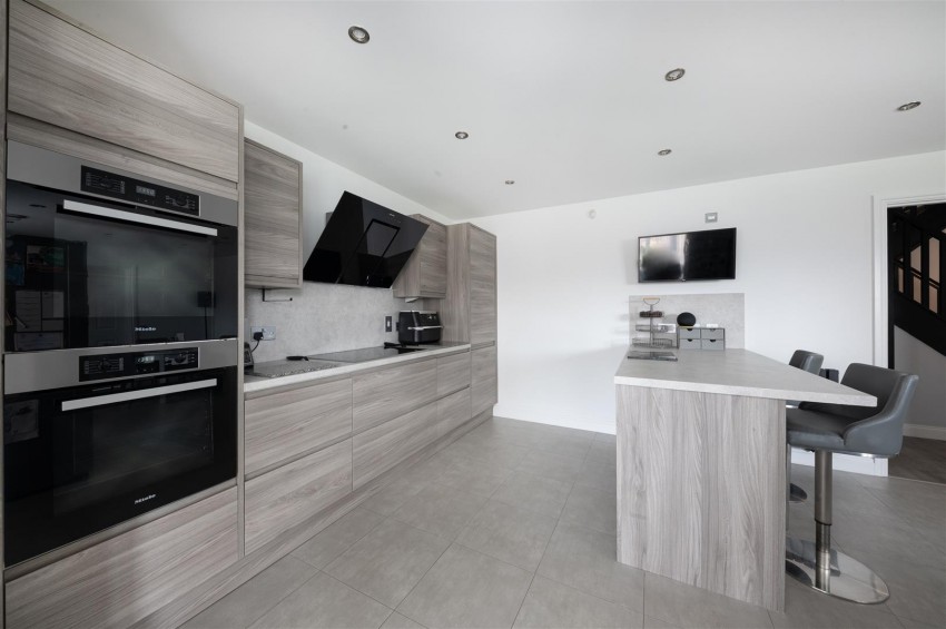 Images for Grayhaugh Wynd, Dundee
