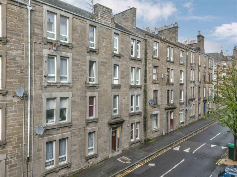 View Full Details for 3/L, 38 Baldovan Terrace, Dundee