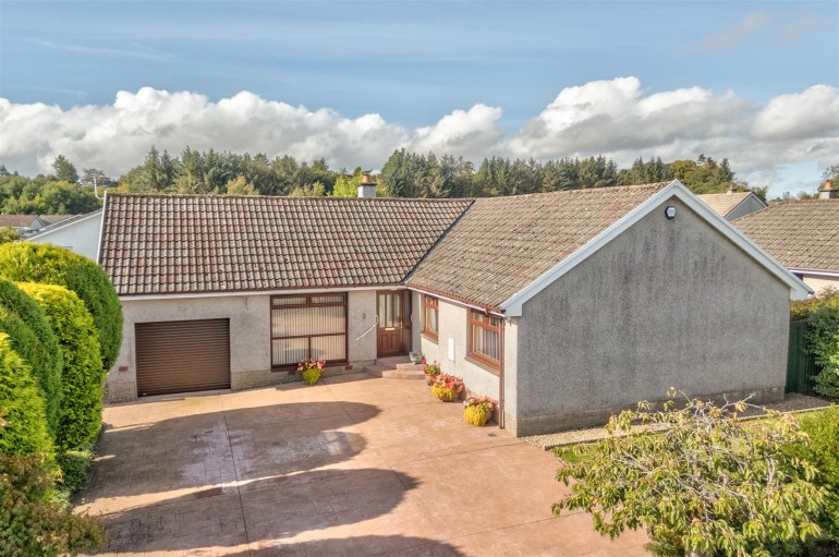 8, Broomwell Gardens, Monikie