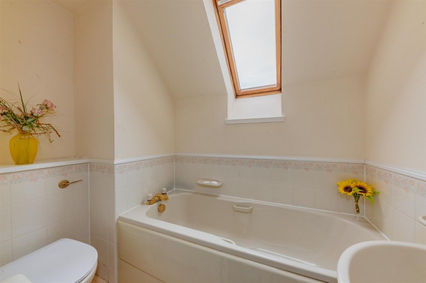 Images for Stiven Crescent, Kirriemuir