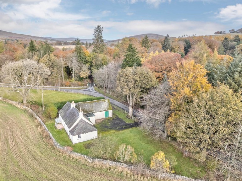 Smiddy Cottage, Glenogil, Forfar