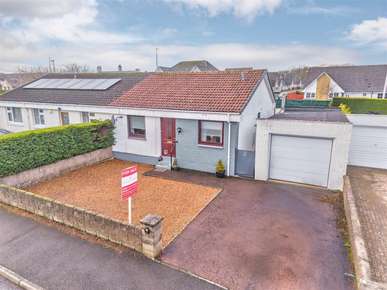 2, Sanderson Place, Newbigging, Broughty Ferry