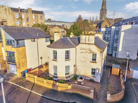 View Full Details for 11, Mcvicars Lane, Dundee