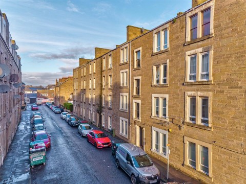 View Full Details for 2/0, 22, Lorimer Street, Dundee