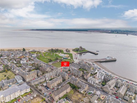 View Full Details for 335D, King Street, Broughty Ferry, Dundee