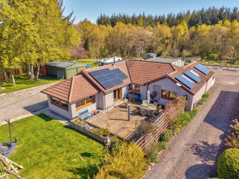 View Full Details for The Cottage, Redroofs, Balgavies, Forfar