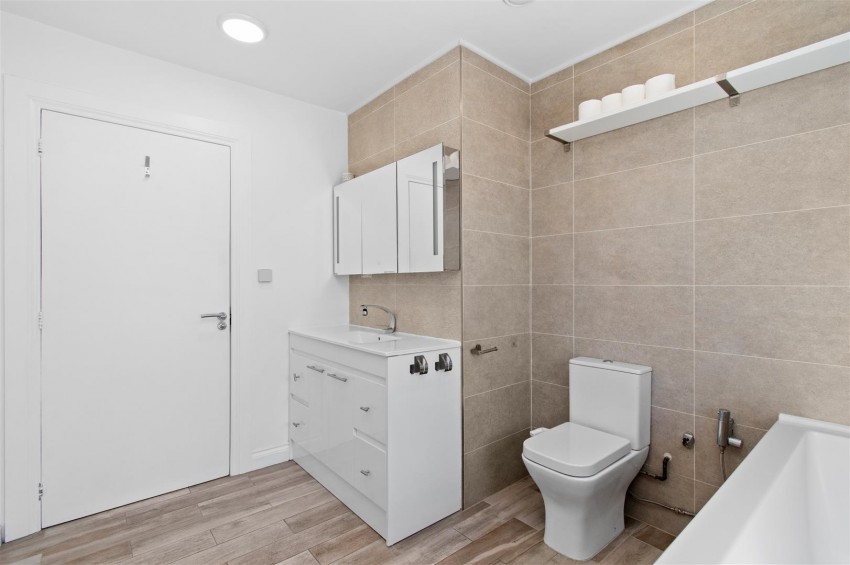 Images for Ledyatt Cottage Lundie
