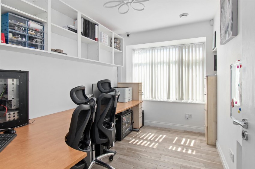 Images for Ledyatt Cottage Lundie