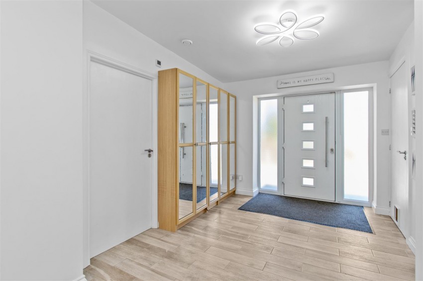 Images for Ledyatt Cottage Lundie