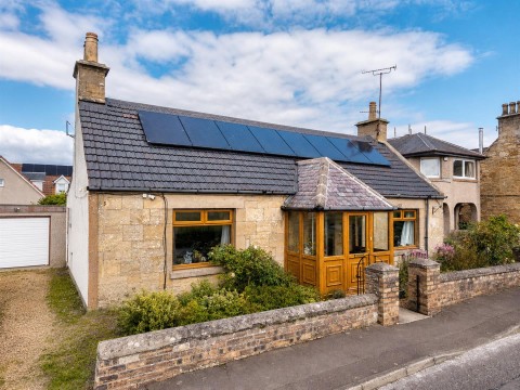 View Full Details for 12, Back Park, Kettlebridge, Cupar