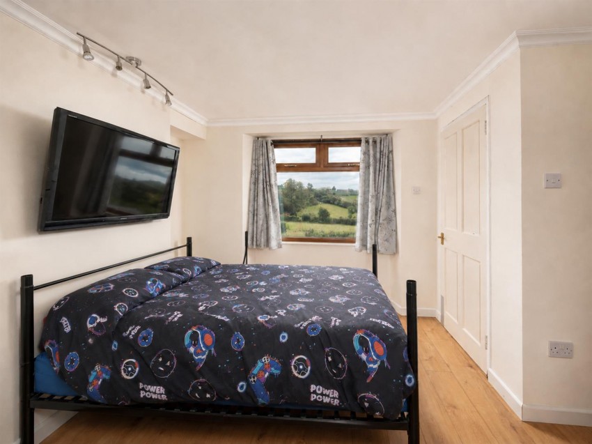 Images for Back Park, Kettlebridge, Cupar