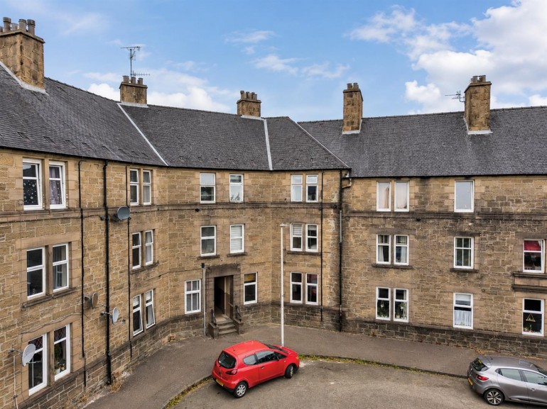G/R, 8, Morgan Place, Dundee