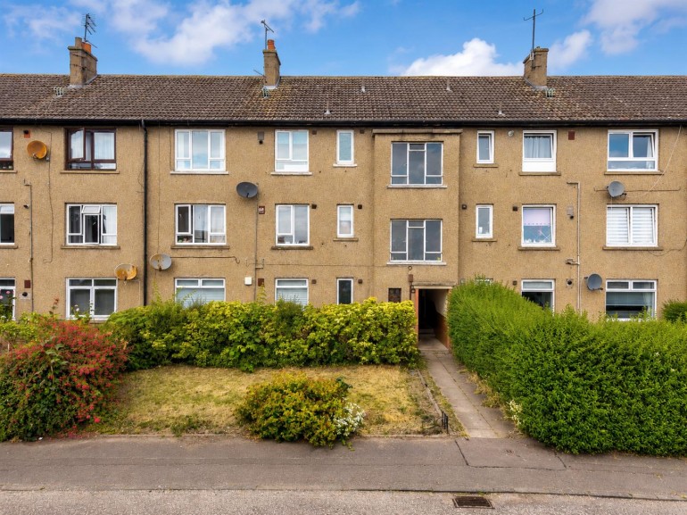 94A, Kemnay Gardens, Dundee